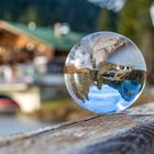 Berggasthof Pflegersee durch die Glaskugel