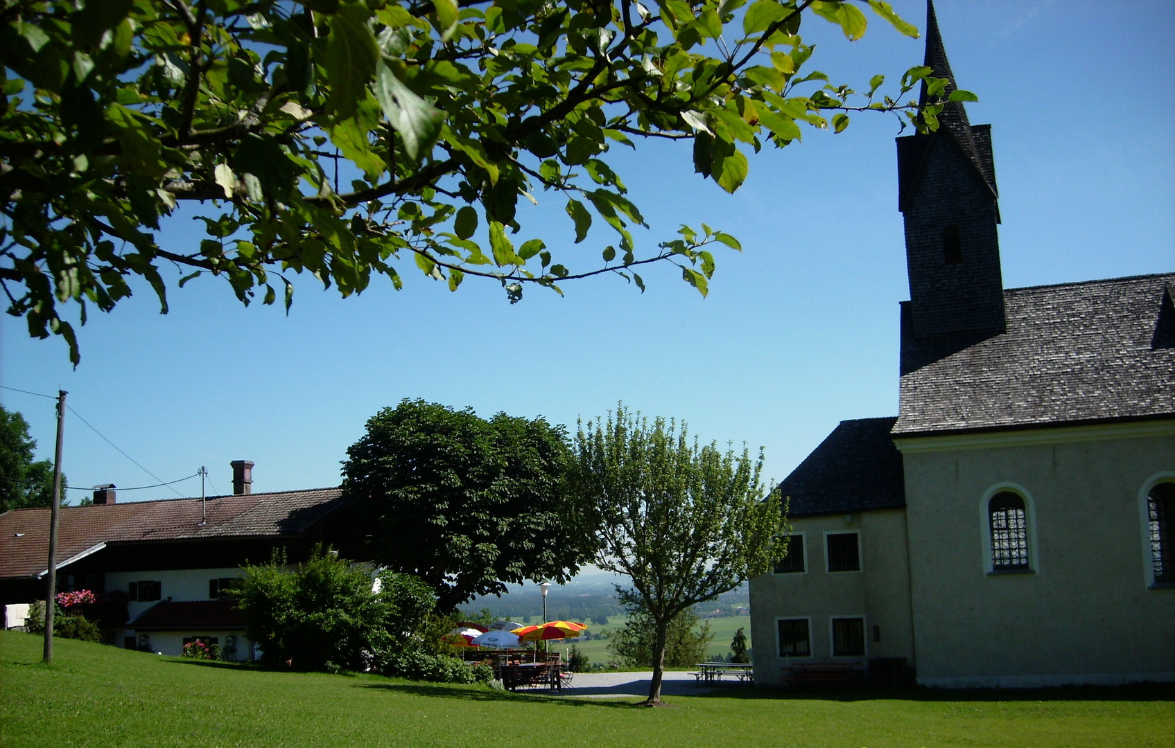 Berggasthof Schwarzlack mit Kapelle