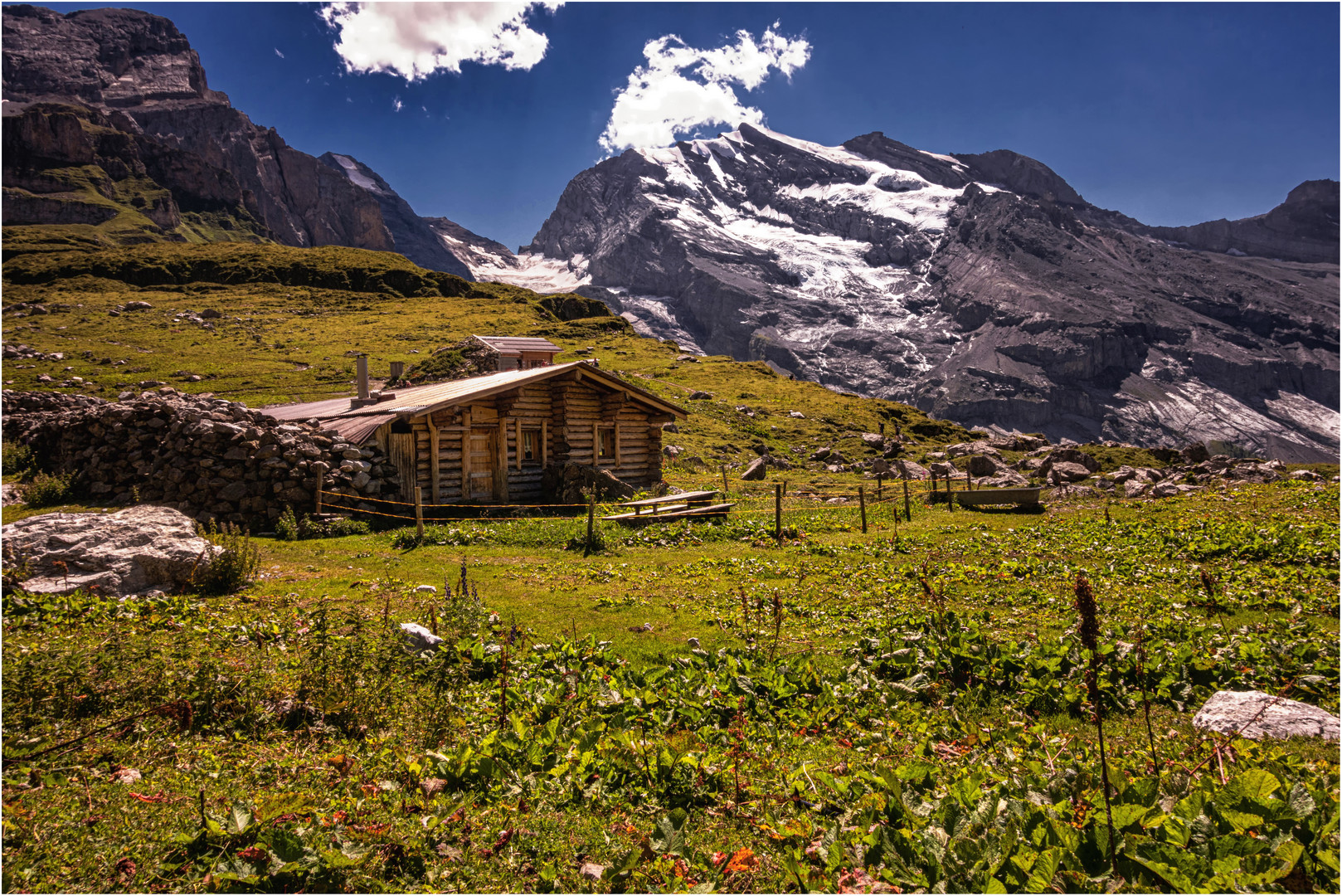 Berghütte am Oeschinensee 