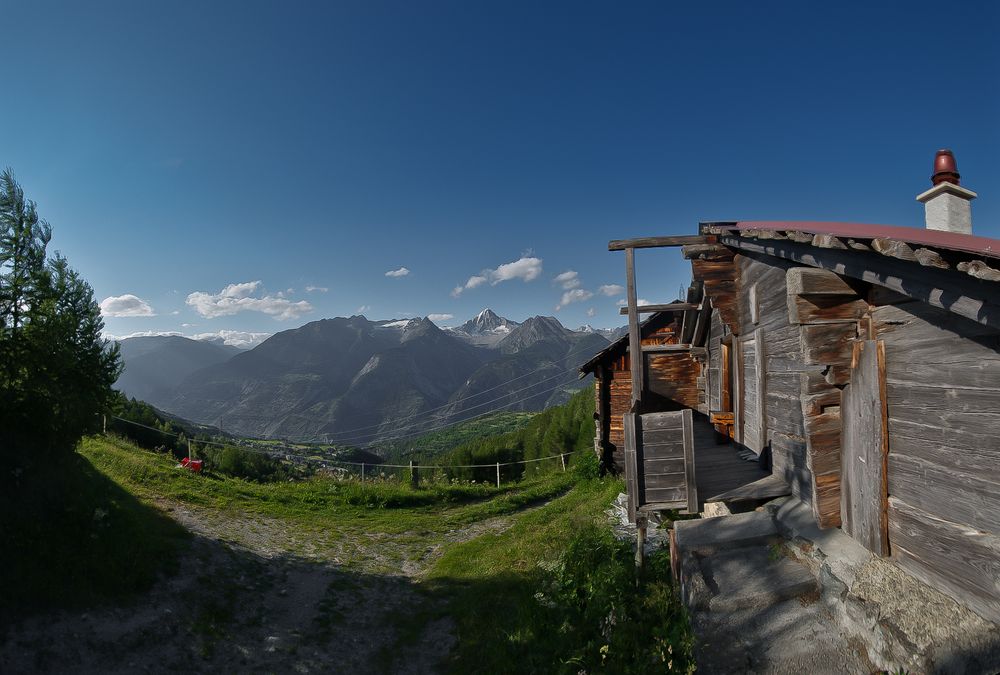 Berghütte bei Unterbäch im Wallis