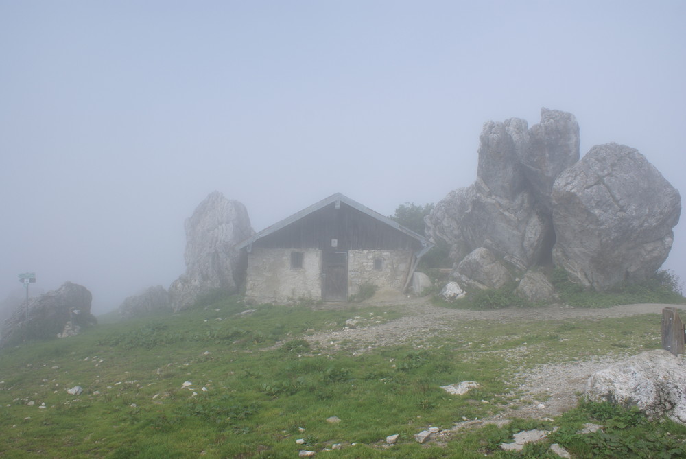 Berghütte im Nebel (Kampenwand)