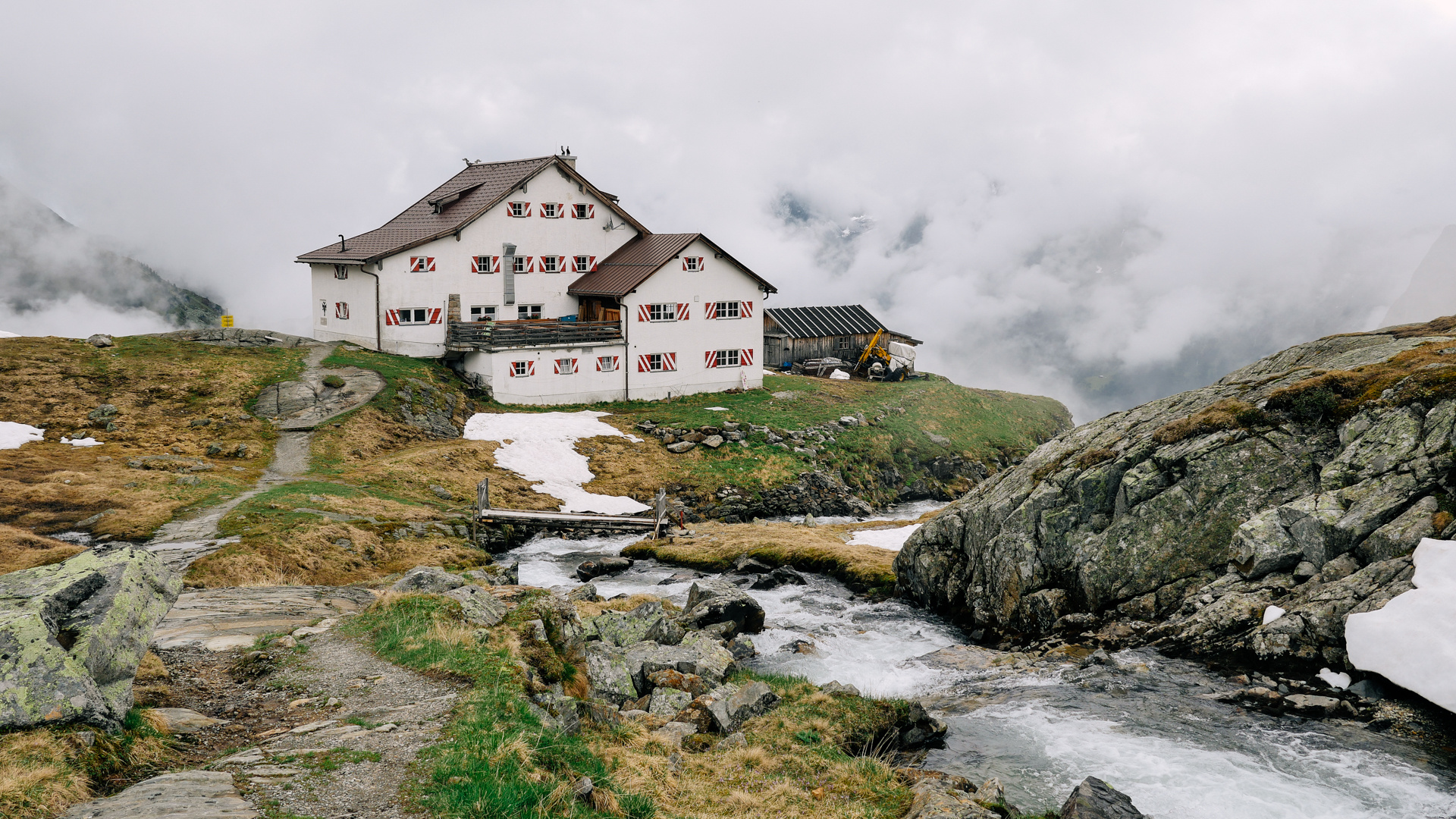 Berghütte und Bach Stubaital 2016