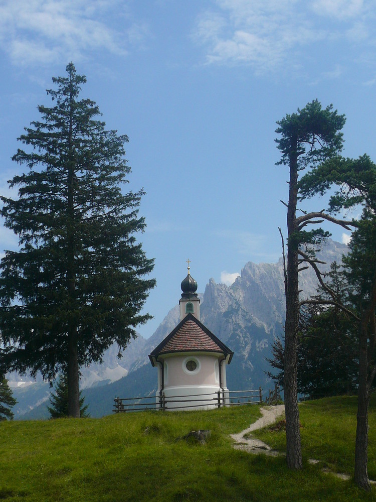 Bergkapelle am Lautersee nahe Mittenwald