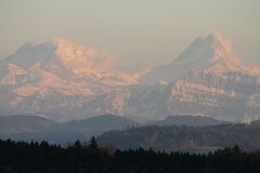 Bergkette bei Sonnenuntergang