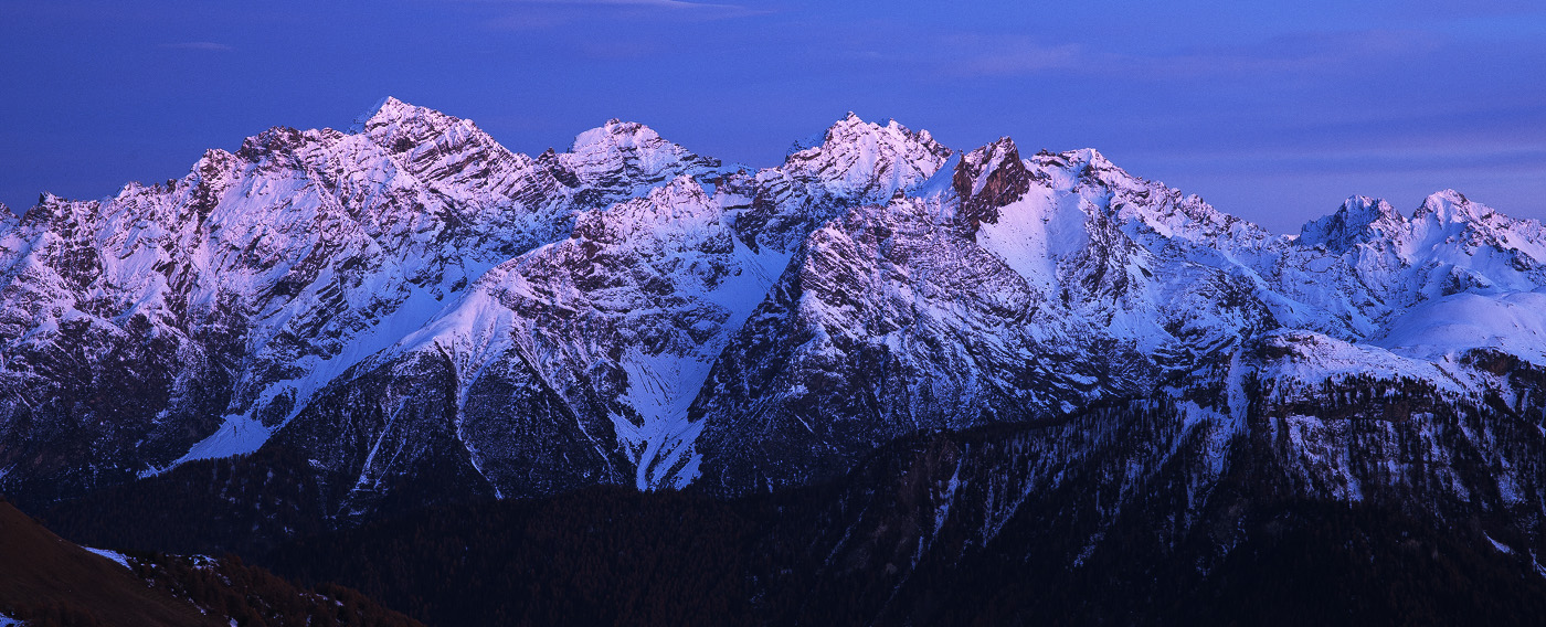 Bergkette im Abendrot