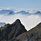 ...Bergkette vor Bergkette vor Bergkette vor...