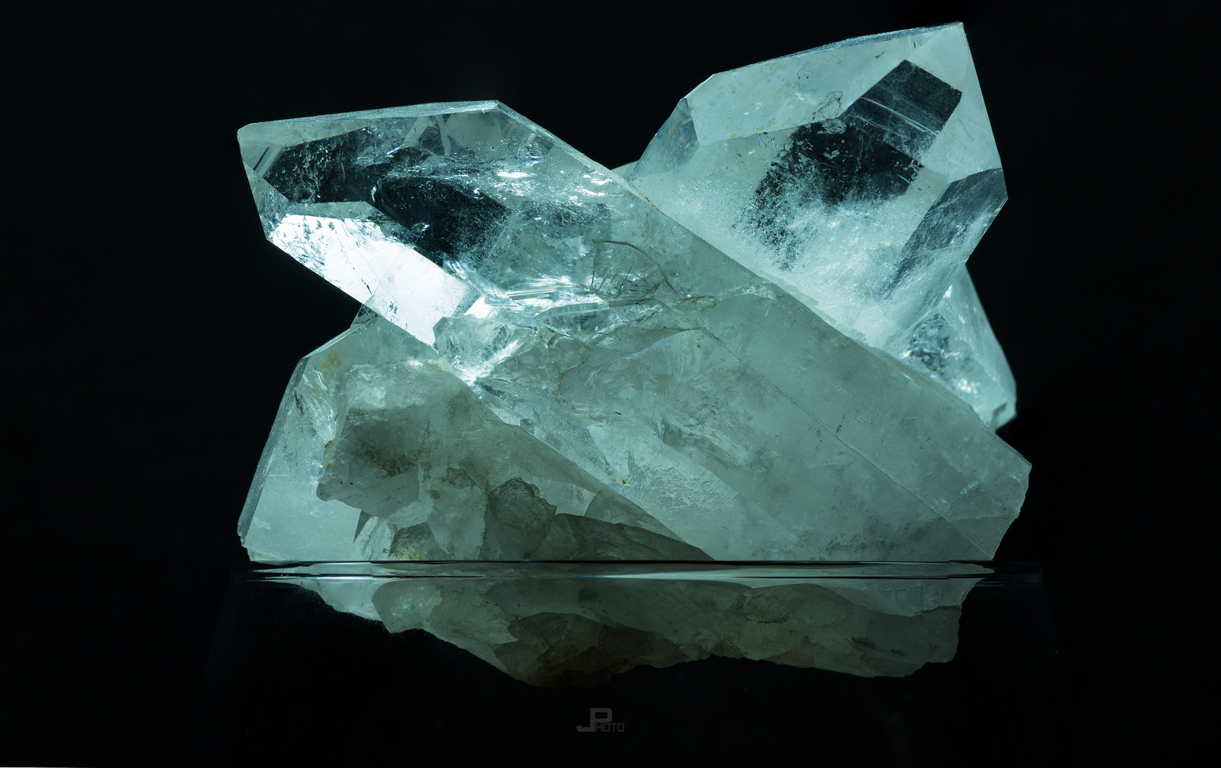 Bergkristall on the rocks