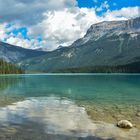 Bergkulisse mit Lake Emerald, Kanada