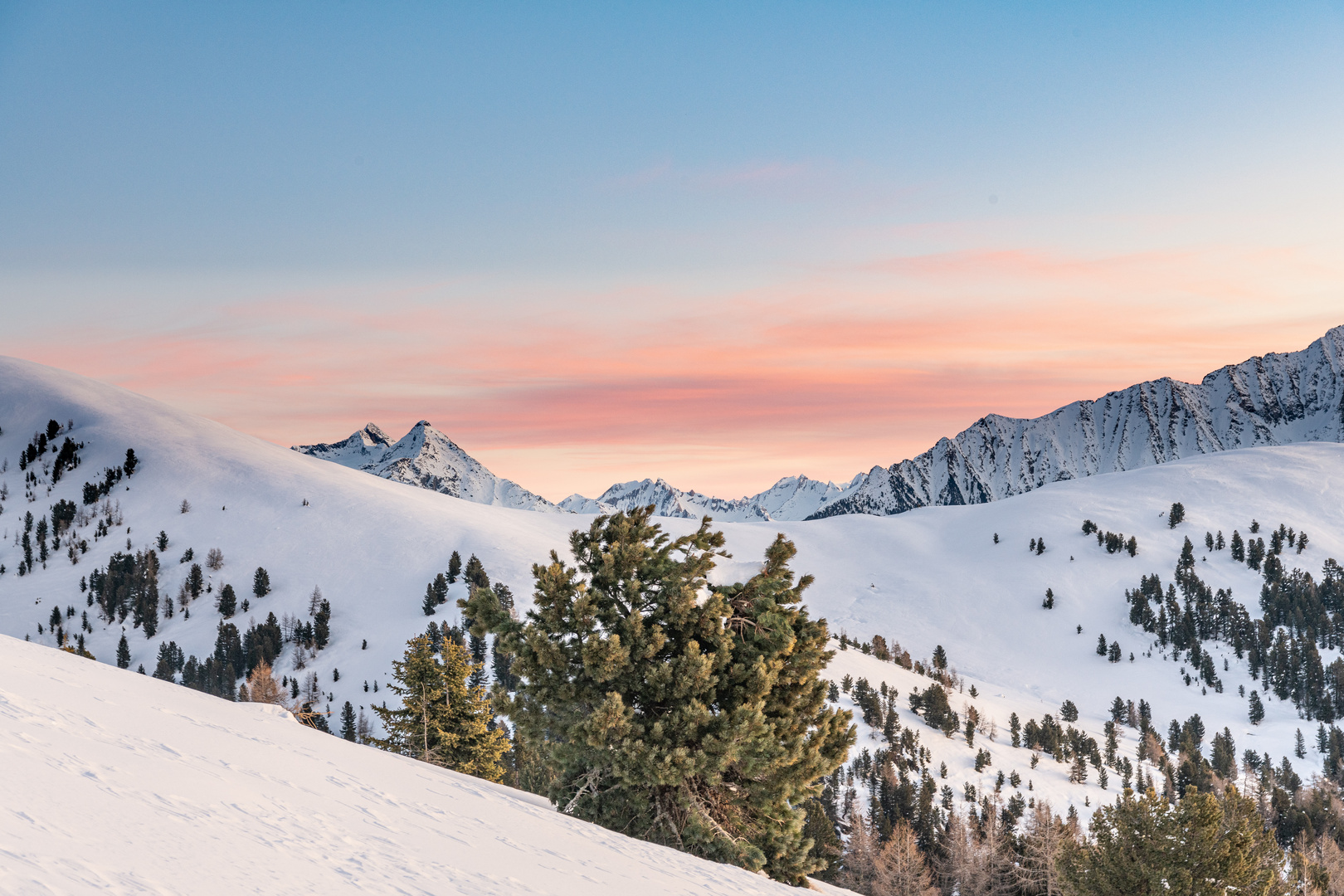 Berglandschaft im Morgengrauen - Südtirol-Italien