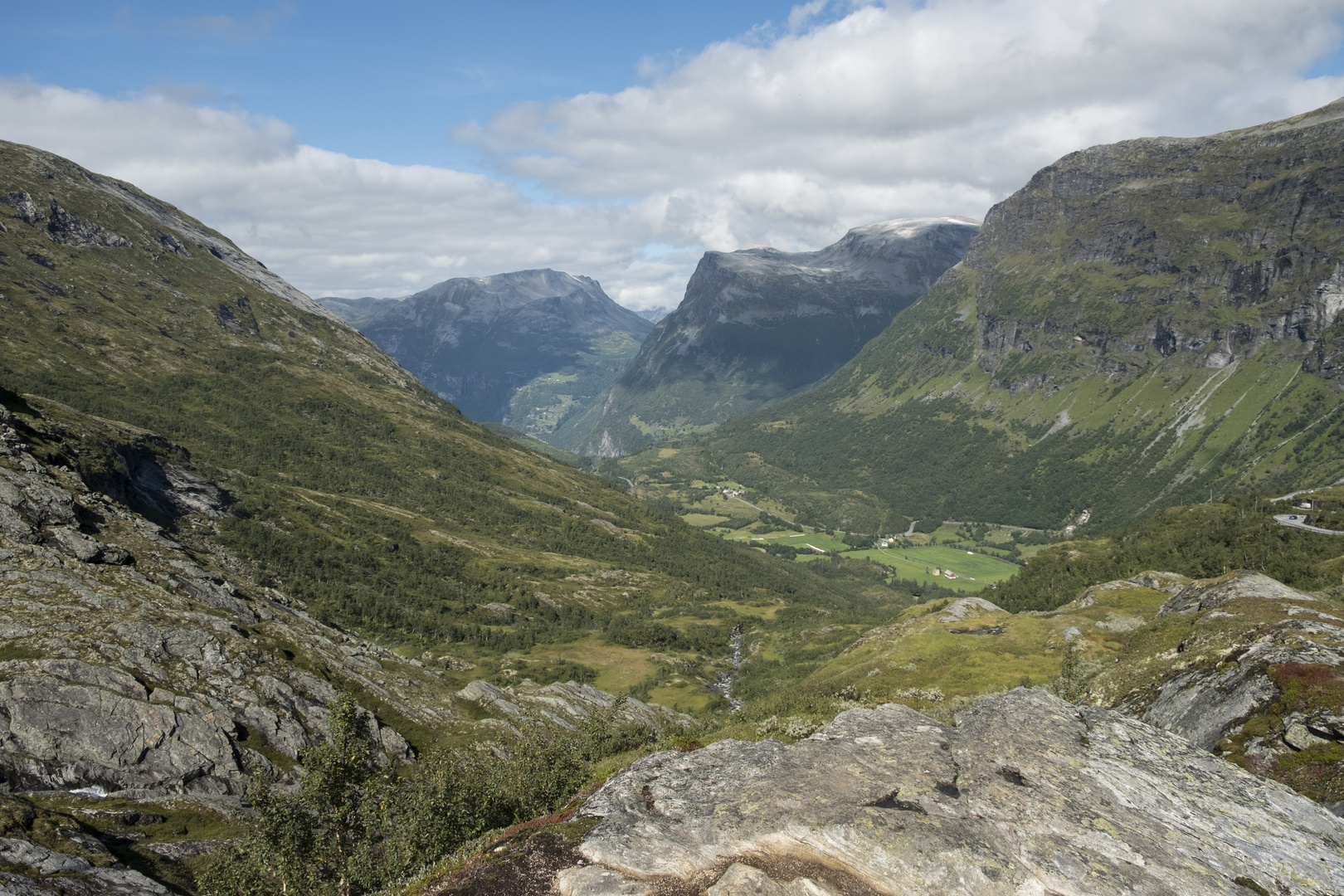 Berglandschaft südlich des Geiranger Fjords