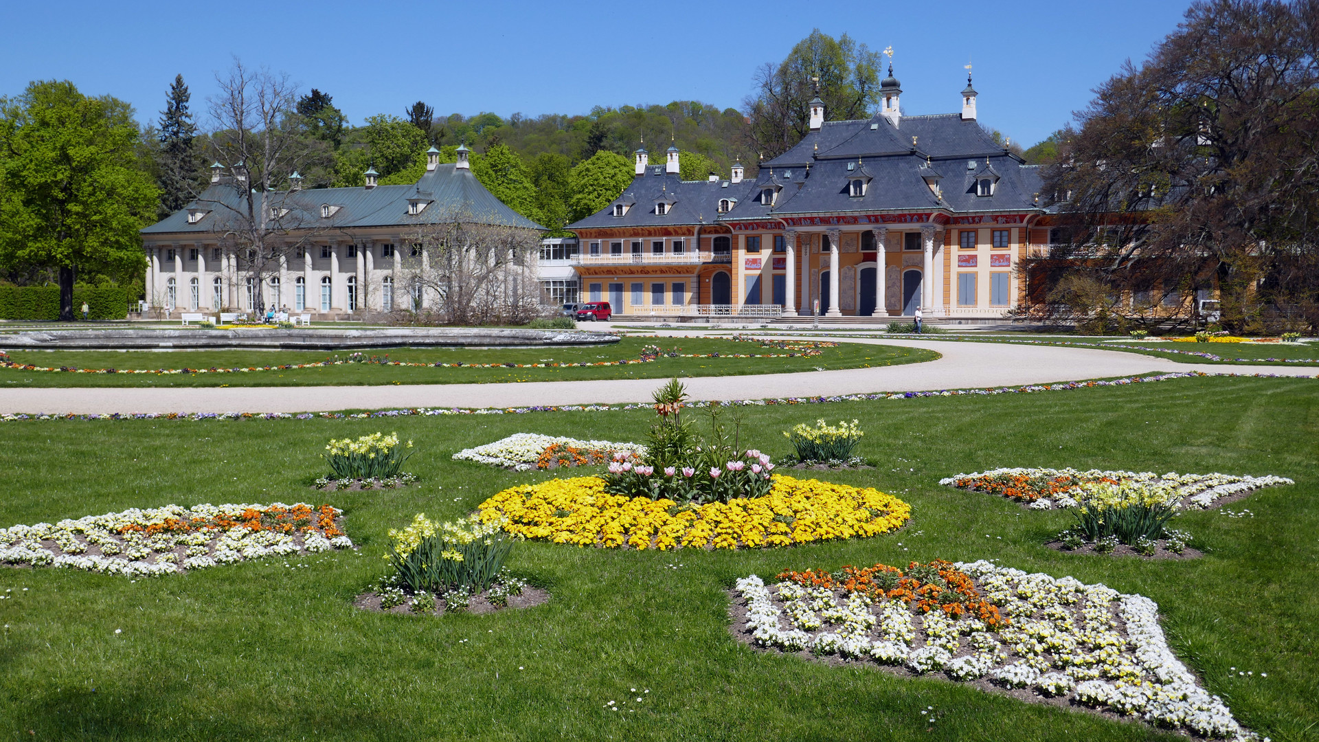 Bergpalais Schloss Pillnitz mit Lustgarten