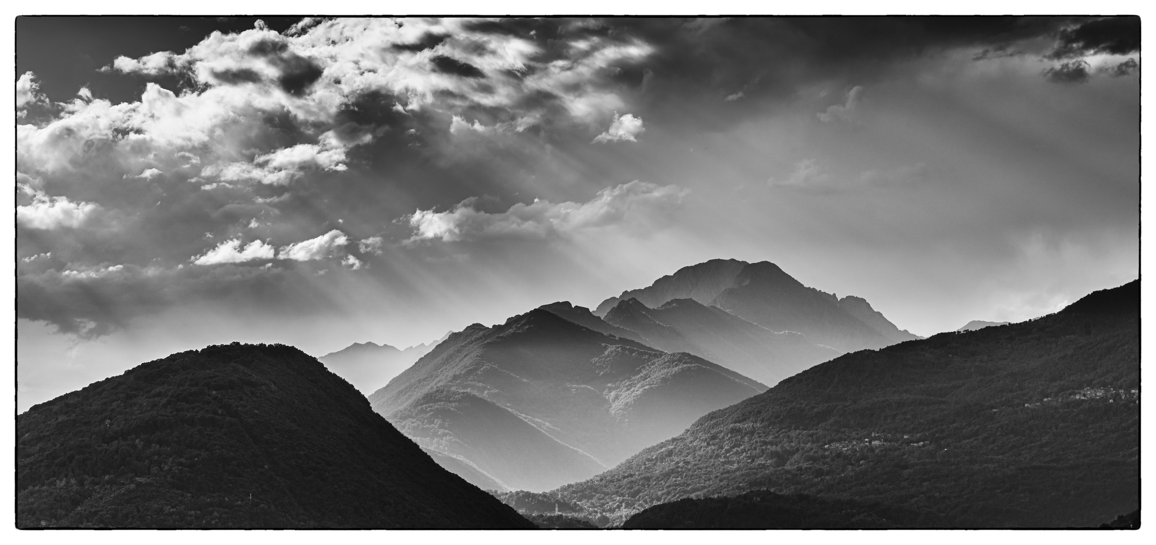 Bergpanorama am Lago Maggiore