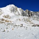 Bergpanorama am Larkya La mit dem Larkya Peak (6224 m)