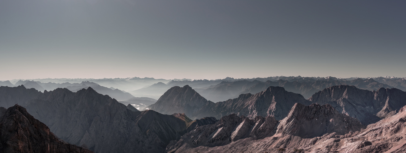 Bergpanorama am "Morgen" (ca. 9:00 Uhr) ... von der Zugspitze aus 