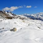 Bergpanorama vom Westgipfel des Larkya La