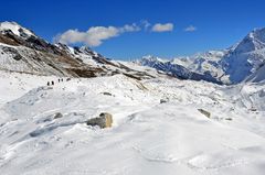 Bergpanorama vom Westgipfel des Larkya La