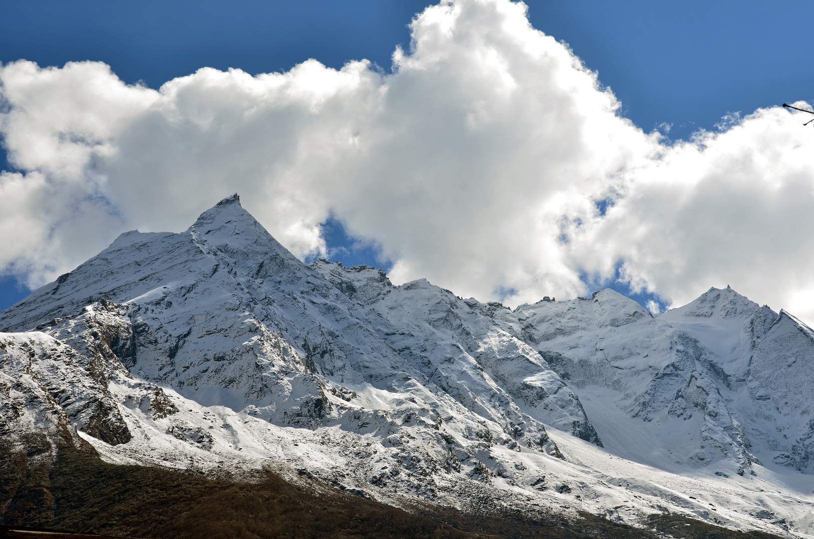 Bergpanorama von Shyala im Manaslu-Gebiet