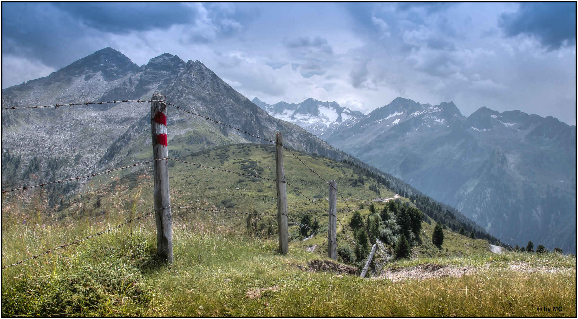 Bergpfad an der Grenze zwischen Tirol und dem Salzburger Land