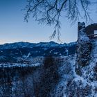 Bergruine Werdenfels im Morgenlicht