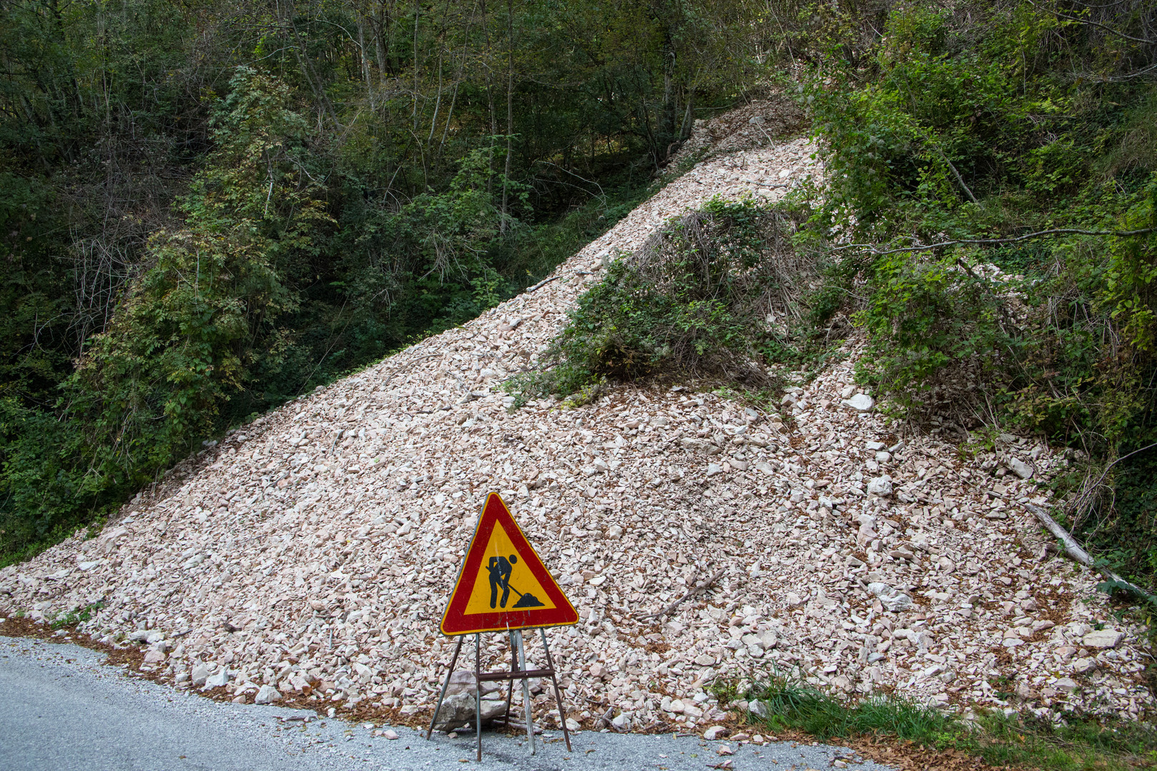 Bergrutsch - auf dem Weg zum Monte Catria