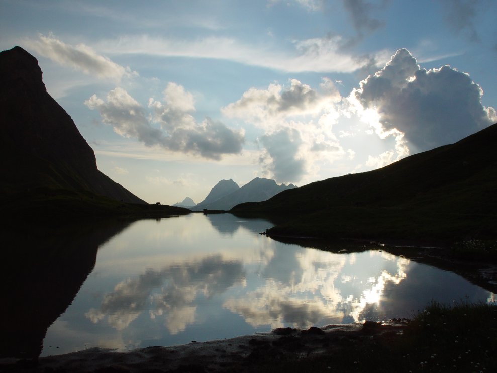 Bergsee am Abend