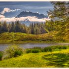 Bergsee im Gegenlicht