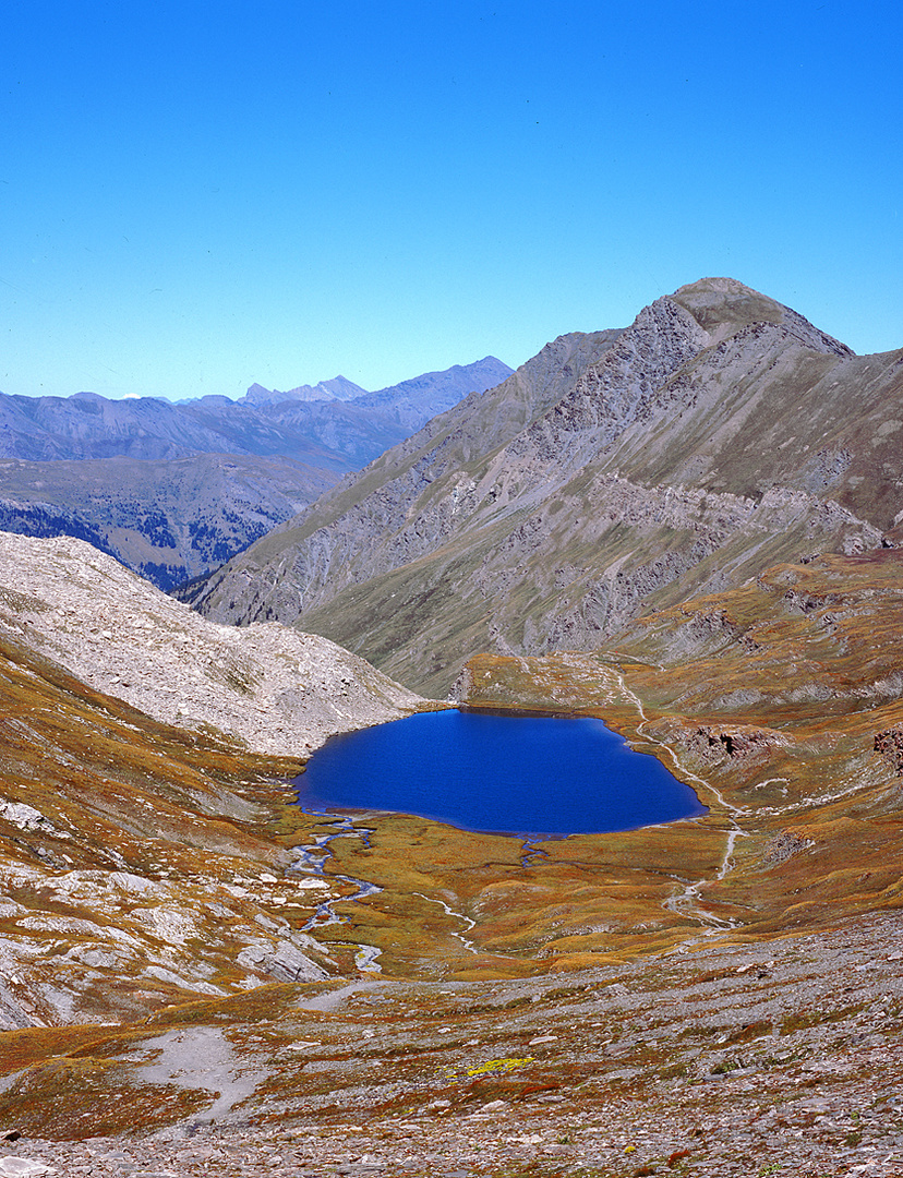 Bergsee im Herbst