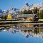 Bergsee im Herbst