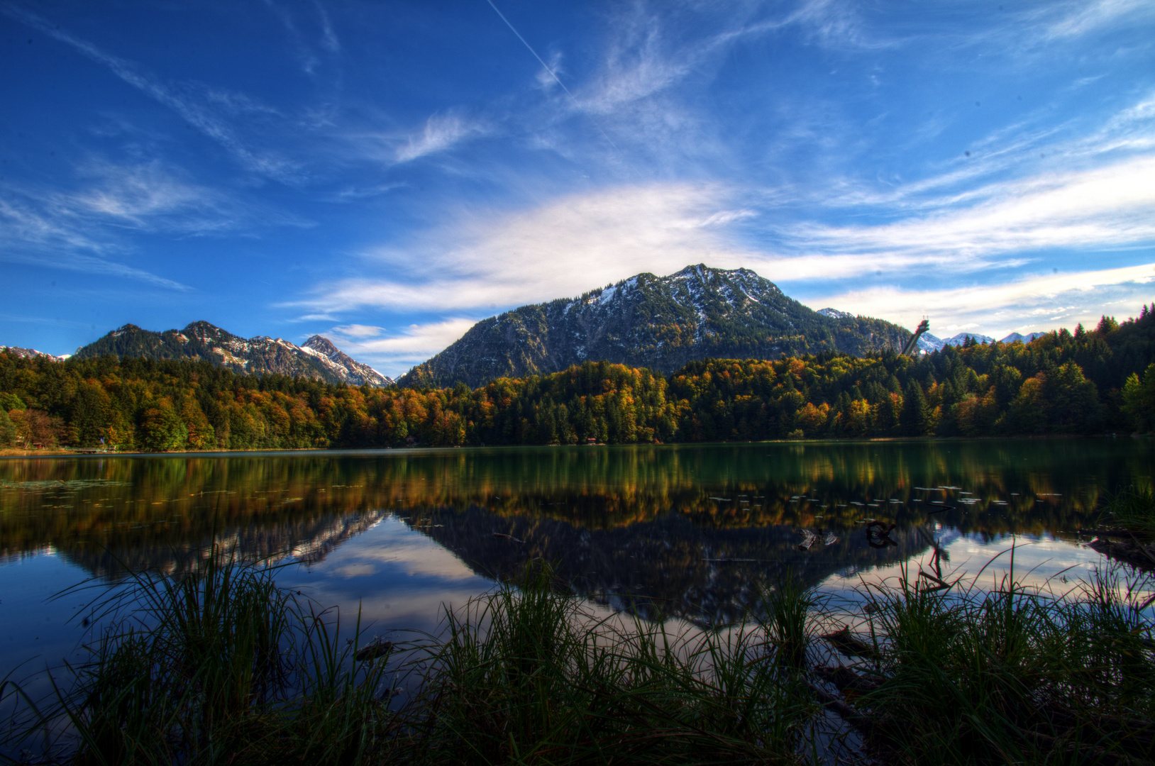 Bergsee im Herbst