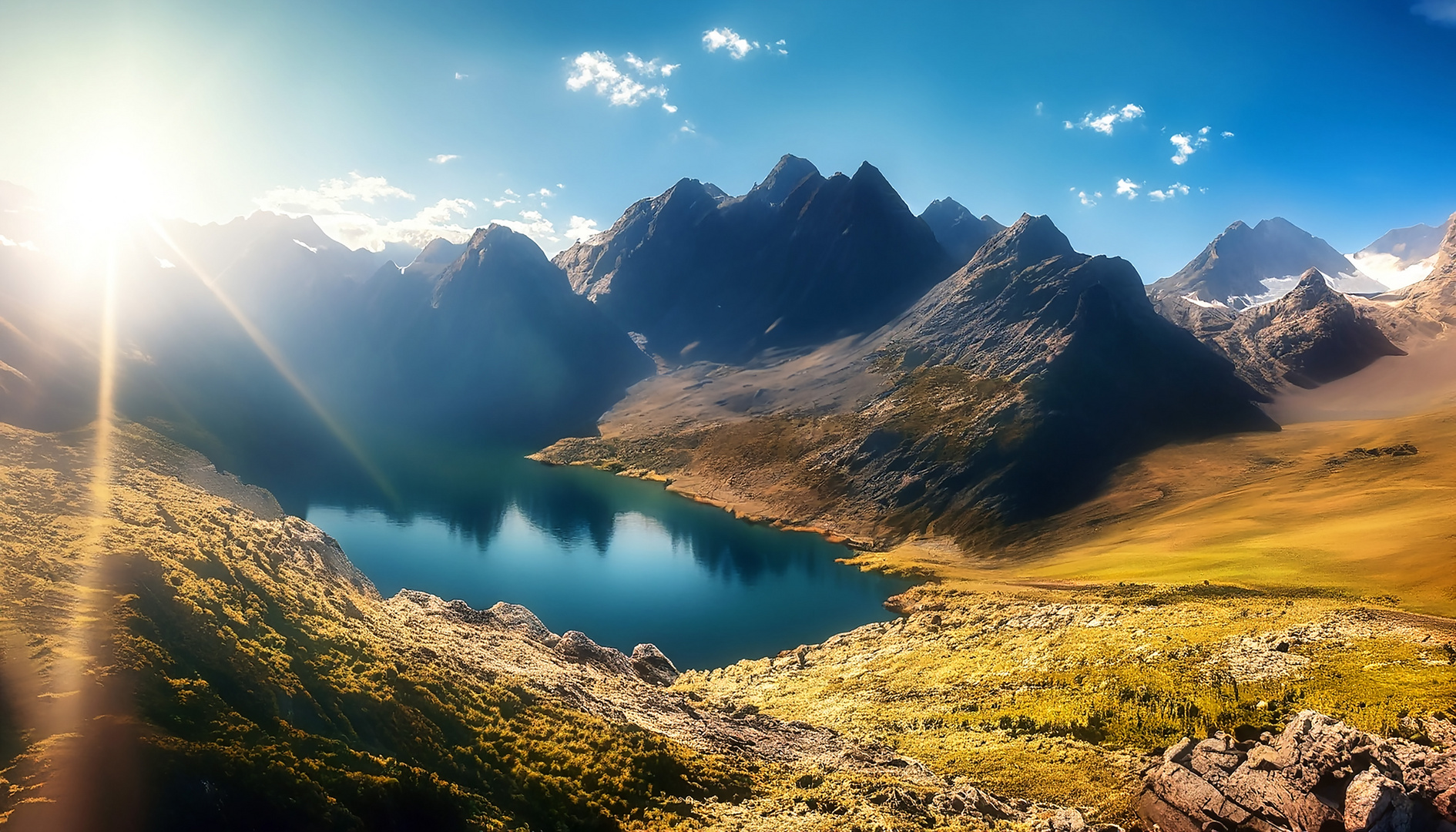 Bergsee im letzten Abendlicht - KI