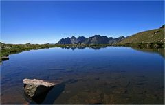 Bergsee im Morgenlicht