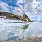 Bergsee im Sommer