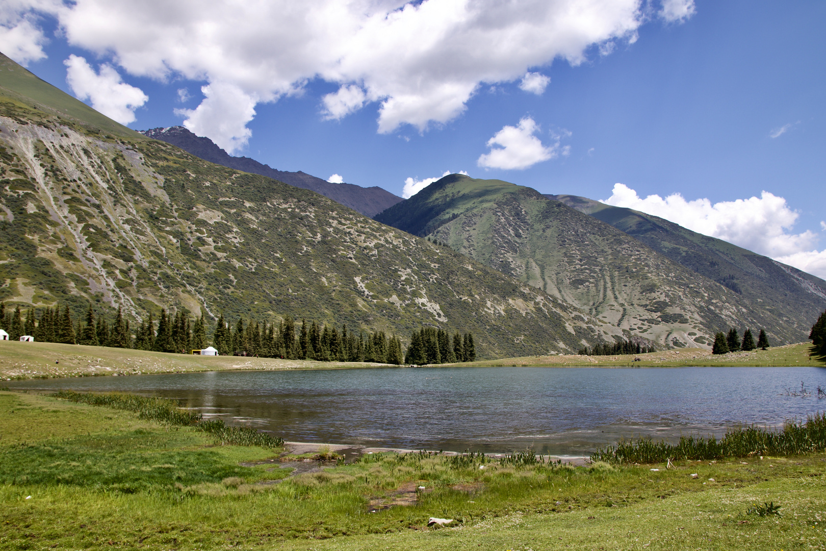 Bergsee im Tian Shan Gebirge