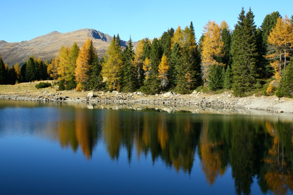 Bergsee in Herbststimmung