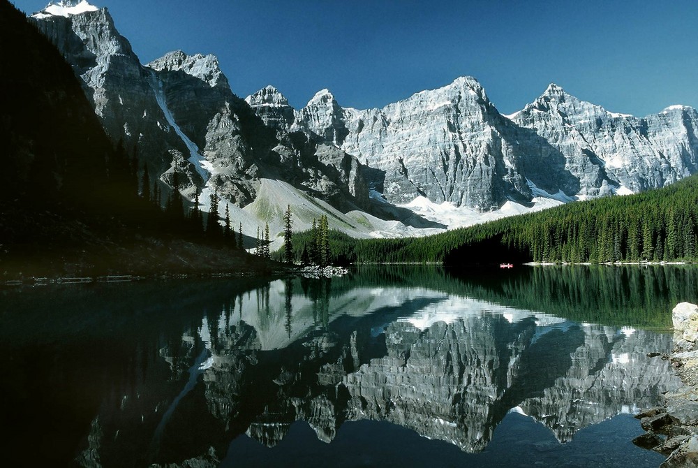 Bergsee in Kanada von Johann Schoerkhuber