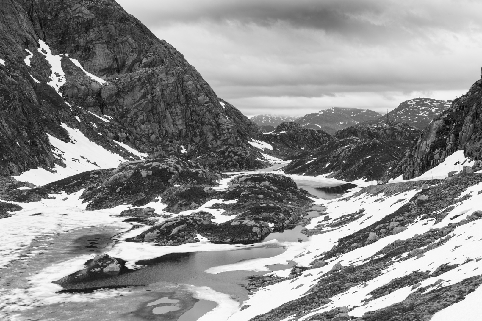 Bergsee Südnorwegen im Juni