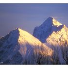 Bergspitzen im Abendlicht