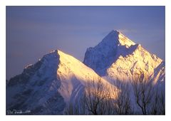 Bergspitzen im Abendlicht