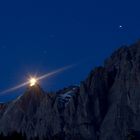 Bergstation bei Nacht