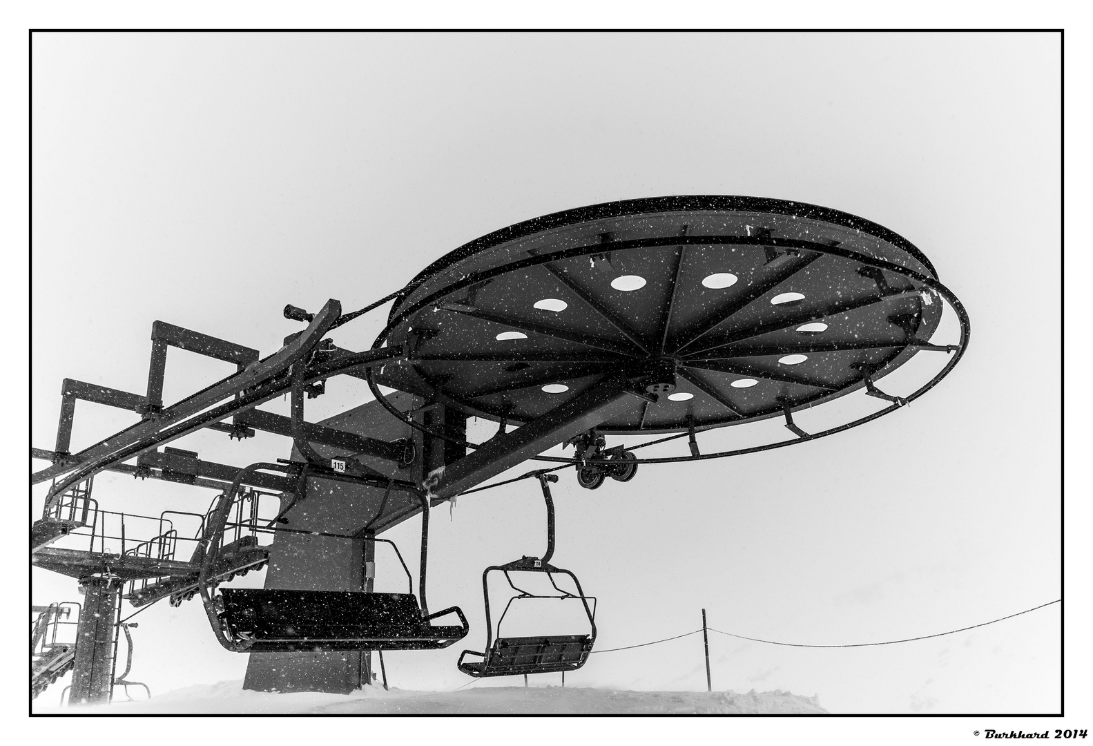 Bergstation im Schneetreiben