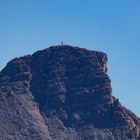 Bergsteiger auf dem Hochvogel Gipfel, vom Nebelhorn aus gesehen