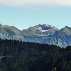 "Bergtour Grünten gezoomter Weitblick von der Schwende Alpe"