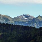 "Bergtour Grünten gezoomter Weitblick von der Schwende Alpe"