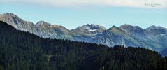 "Bergtour Grünten gezoomter Weitblick von der Schwende Alpe"