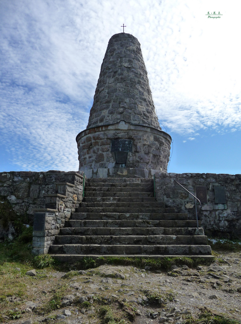 "Bergtour Grünten Jägerdenkmal auf 1735m"