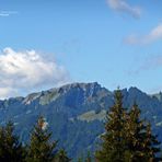 '"Bergtour Grünten mit Blick auf eine der Nachbargipfel"