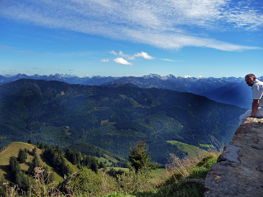 "Bergtour Grünten mit Weitblick am Jägerdenkmal Übelhorn 1735m"