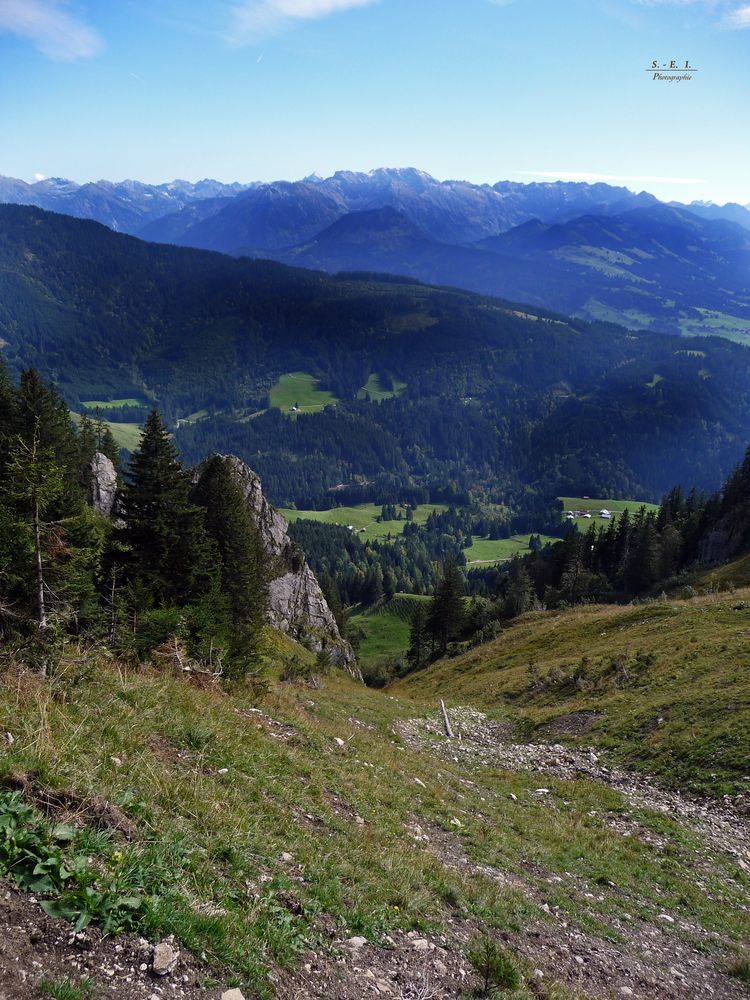 "Bergtour Grünten mit Weitblick beim Abstieg"