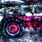 Bergtraktor im Schnee