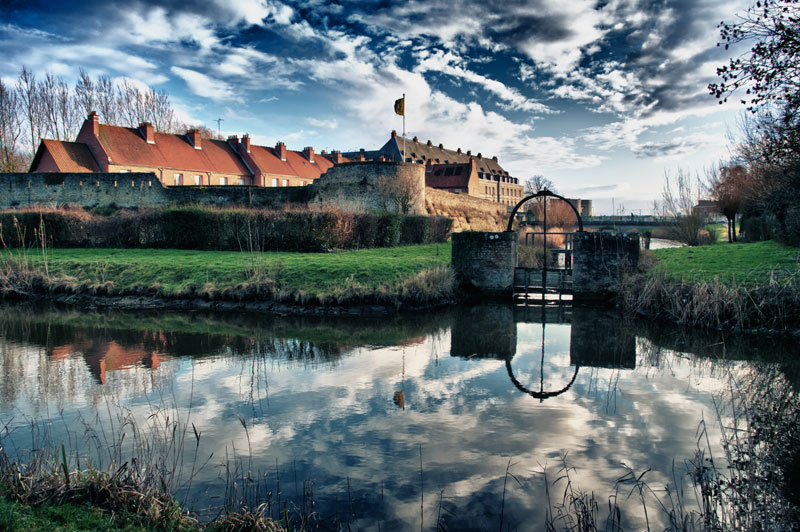 bergues dans les nuages .../...